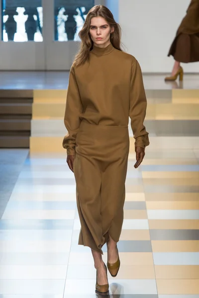 Look 35